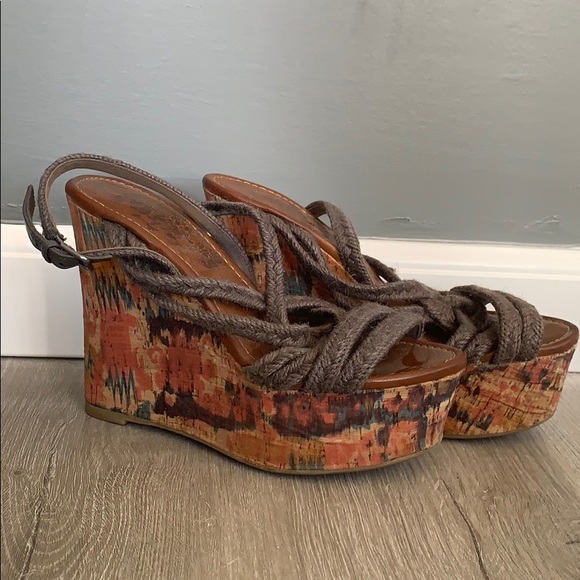 Aztec Wedges - Picture 2 of 5
